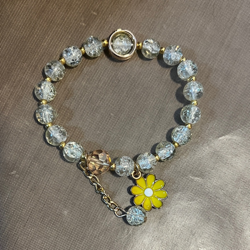 Gold and Yellow Flower Stretch Bracelet
F8